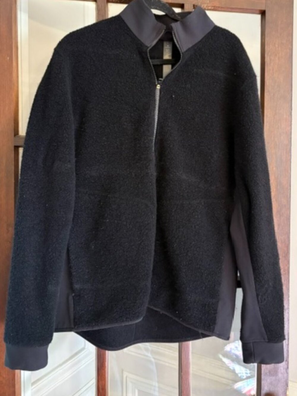 Lululemon Tundra Trek 1/2 Zip in Black, Size Large